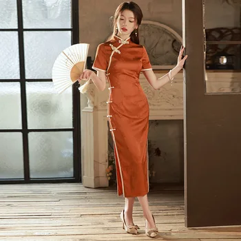 Младо момиче Чонсам 2023 Пролет Новият китайски стил на Младата проста елегантно ежедневно облекло в национален стил Удобно популярно рокля