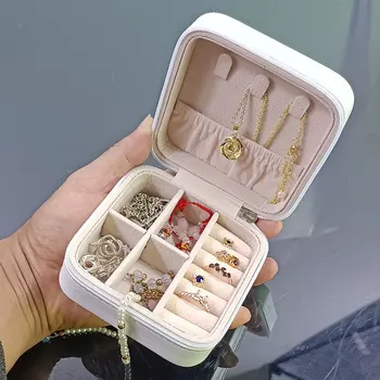 Обикновен органайзер за бижута, кожена квадратна малка кръгла кутия Пръстен обеци Преносима чанта за съхранение на бижута